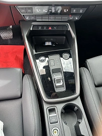 Audi A3, 2023г., передний привод, робот