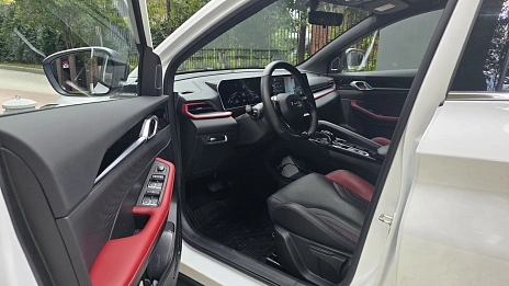 Geely Coolray, 2024г., передний привод, робот