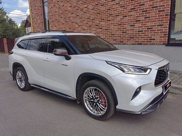 Toyota Highlander, 2022г, полный привод, автомат