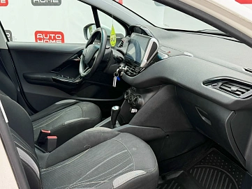Peugeot 208, 2013г., передний привод, автомат