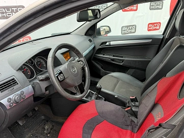 Opel Astra, 2008г., передний привод, механика