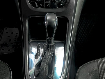 Opel Astra, 2010г., передний привод, автомат