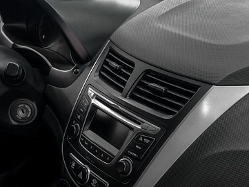Hyundai Solaris, 2015г., передний привод, автомат