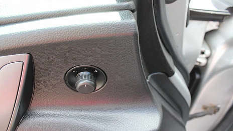 Opel Astra, 2012г., передний привод, механика