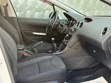 Peugeot 408, 2013г., передний привод, механика