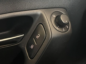 Volkswagen Polo, 2015г., передний привод, автомат
