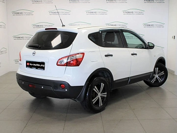 Nissan Qashqai, 2010г., передний привод, механика