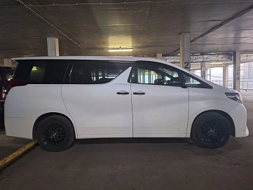 Toyota Alphard, 2016г., передний привод, автомат