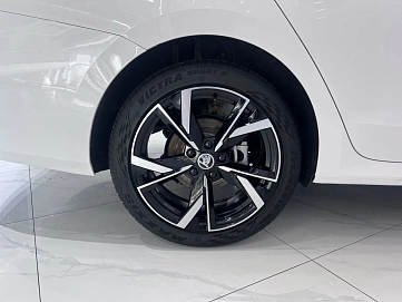 Skoda Octavia, 2022г., передний привод, робот
