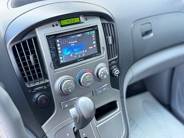 Hyundai Grand Starex, 2011г., задний привод, автомат