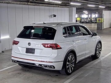 Volkswagen Tiguan, 2023г, передний привод, робот