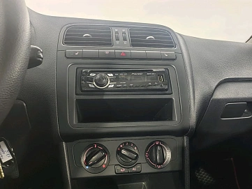 Volkswagen Polo, 2011г., передний привод, механика