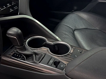 Toyota Camry, 2020г., передний привод, автомат