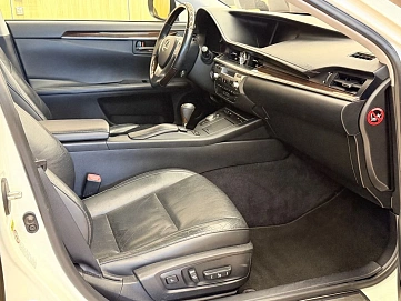 Lexus ES, 2014г., передний привод, автомат