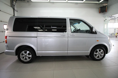 Volkswagen Caravelle, 2006г., передний привод, механика