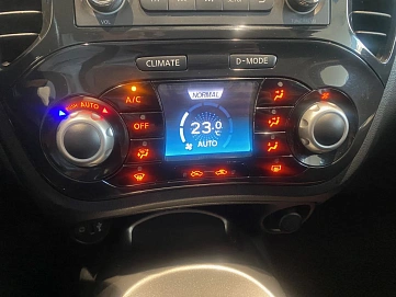 Nissan Juke, 2011г., передний привод, вариатор