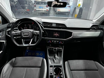 Audi Q3, 2023г., передний привод, робот