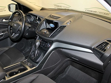 Ford Kuga, 2017г., передний привод, автомат