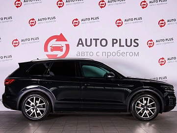 Volkswagen Touareg, 2022г., полный привод, автомат