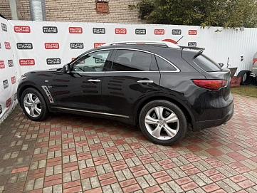 Infiniti QX70, 2016г., передний привод, автомат