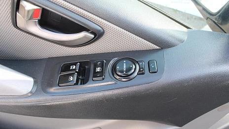 Hyundai Grand Starex, 2009г., передний привод, автомат