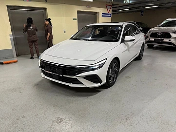 Hyundai Elantra, 2024г., передний привод, вариатор