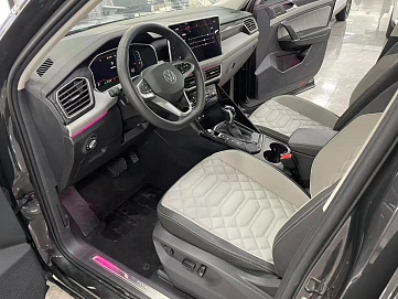 Volkswagen Tayron, 2022г., передний привод, робот