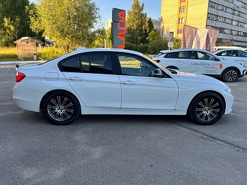 BMW 3 серии, 2013г., задний привод, автомат