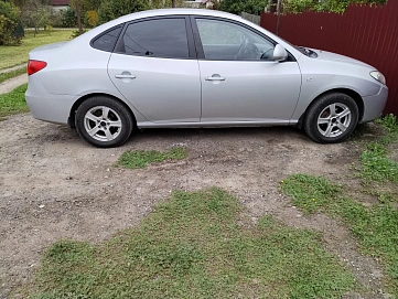 Hyundai Elantra, 2009г., передний привод, автомат