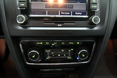 Skoda Superb, 2012г., передний привод, автомат