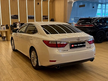 Lexus ES, 2014г., передний привод, автомат