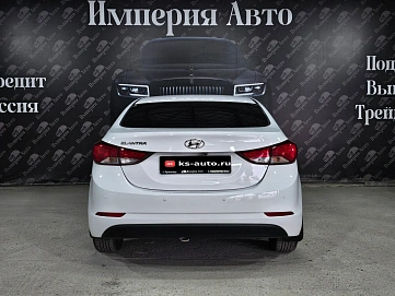 Hyundai Elantra, 2015г., передний привод, автомат