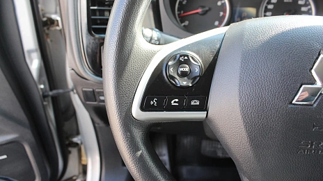 Mitsubishi Outlander, 2016г., передний привод, механика