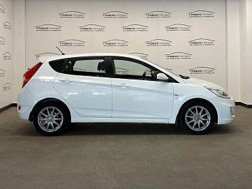 Hyundai Solaris, 2013г., передний привод, автомат