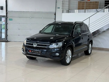 Volkswagen Tiguan, 2012г., передний привод, автомат