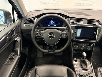 Volkswagen Tiguan, 2017г., полный привод, робот