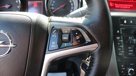 Opel Astra, 2014г., передний привод, механика
