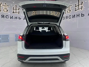 Volkswagen Tayron, 2022г., передний привод, робот