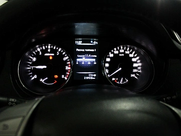 Nissan X-Trail, 2017г., передний привод, механика