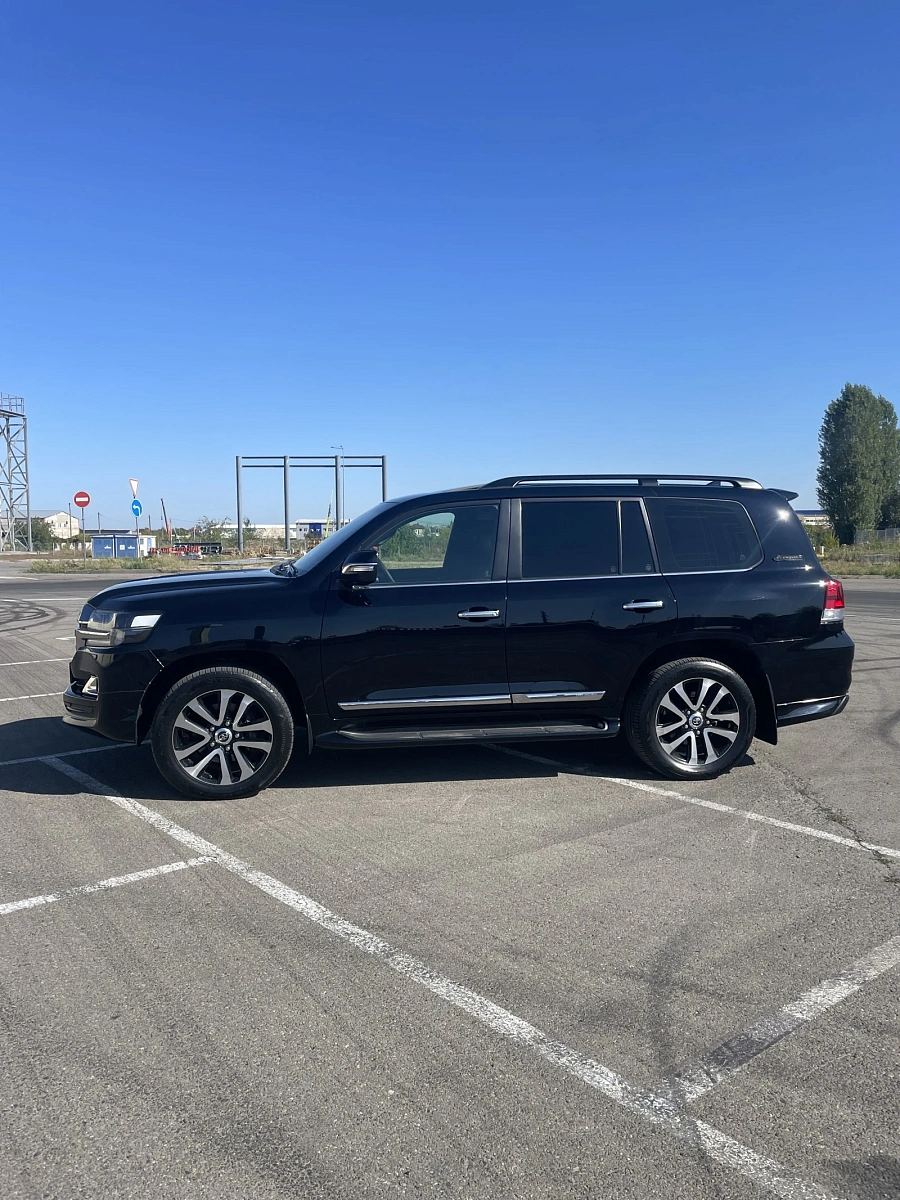 Toyota Land Cruiser, 2018г., полный привод, автомат