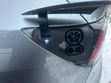 Tesla Model Y, 2023г., полный привод, автомат