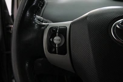 Toyota Yaris, 2008г., передний привод, робот
