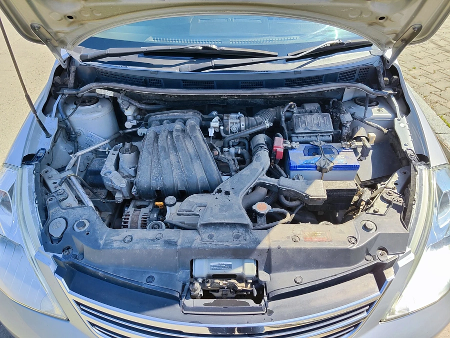 Nissan Tiida, 2010г., передний привод, автомат