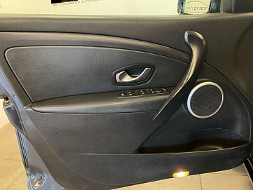 Renault Megane, 2010г., передний привод, механика