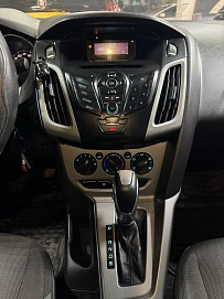 Ford Focus, 2011г., передний привод, робот