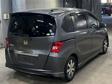 Honda Freed, 2010г., передний привод, вариатор