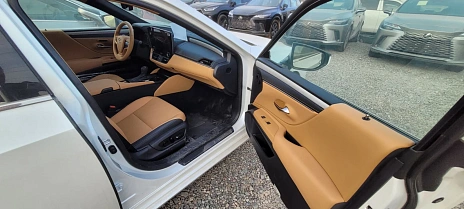 Lexus ES, 2025г., передний привод, вариатор