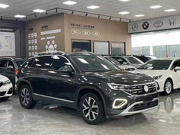 Volkswagen Tayron, 2022г, передний привод, робот
