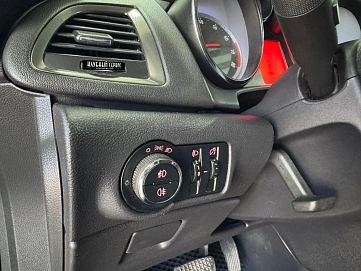 Opel Astra, 2012г., передний привод, автомат