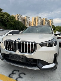 BMW X1, 2023г, передний привод, робот